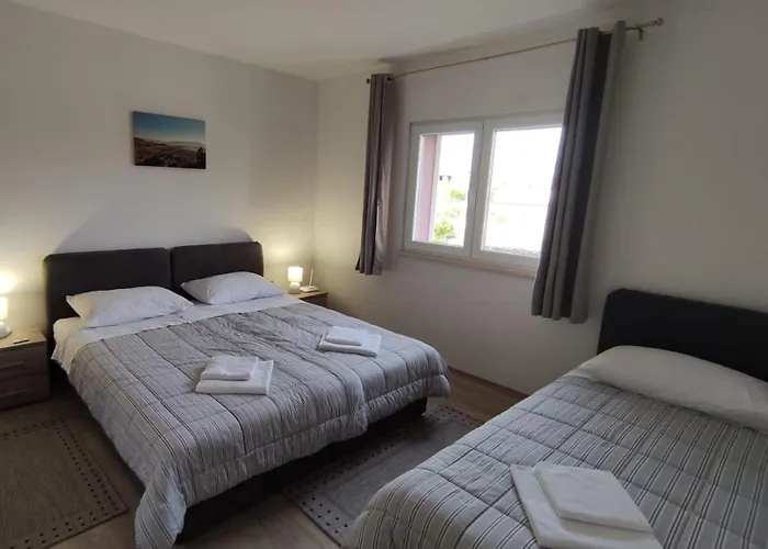 With Parking Space Rogotin, Neretva Delta - Usce Neretve - 23141 * Rogotin