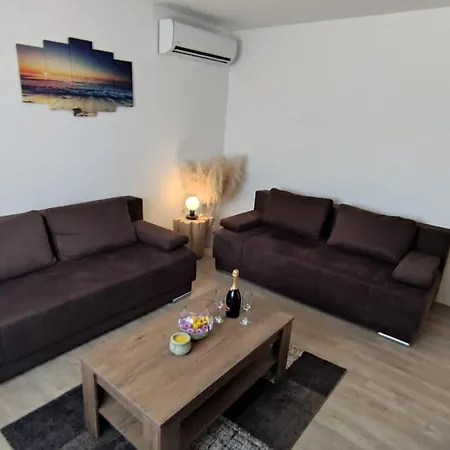 With A Parking Space Rogotin, Neretva Delta - Usce Neretve - 23141 Rogotin