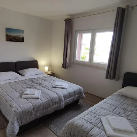 With Parking Space Rogotin, Neretva Delta - Usce Neretve - 23141 * Rogotin