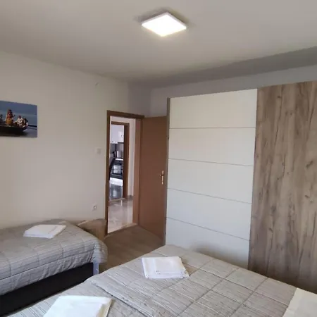 Apartment With A Parking Space Rogotin, Neretva Delta - Usce Neretve - 23141