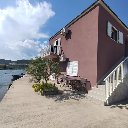 With Parking Space Rogotin, Neretva Delta - Usce Neretve - 23141